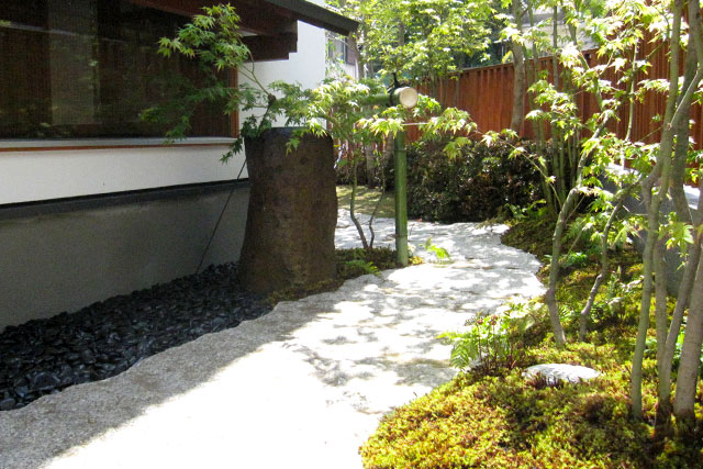 千里山の庭 image